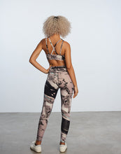 Load image into Gallery viewer, Gentrue Do Legging X EBN - 001 Legging in color Mineral and shape legging
