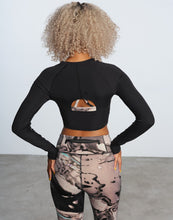Load image into Gallery viewer, Gentrue Do Rashguard X EBN - 001 Long sleeve in color Noir and shape long sleeve
