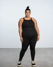 Load image into Gallery viewer, Gentrue Do Tank X EBN - 001 Tank in color Noir and shape tanks
